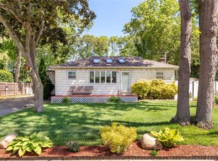 23 Albermarle Ave, Holtsville, NY 11742