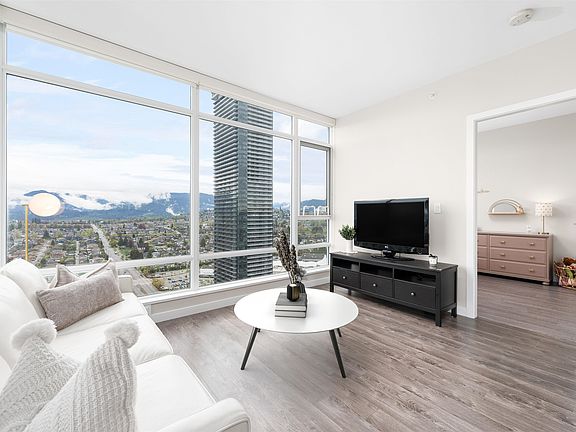 3rd image of 4485 Skyline Dr #2703