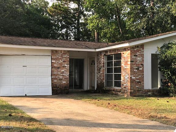 2nd image of 4105 Wisteria Dr