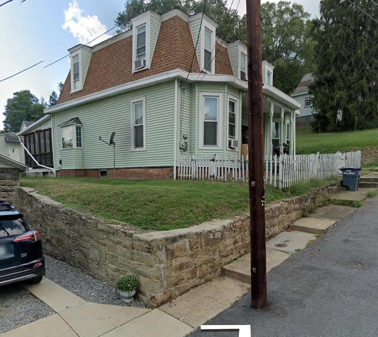 5 bed, 2100 sqft, $1,500 — Photo 1