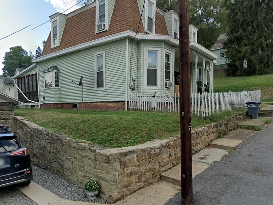 1118 Gladden St