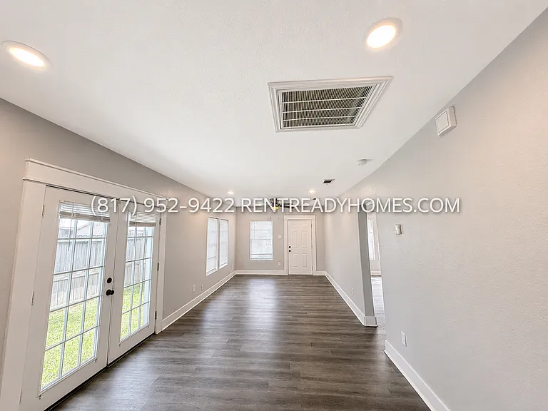 102 Anderson St — Photo 8