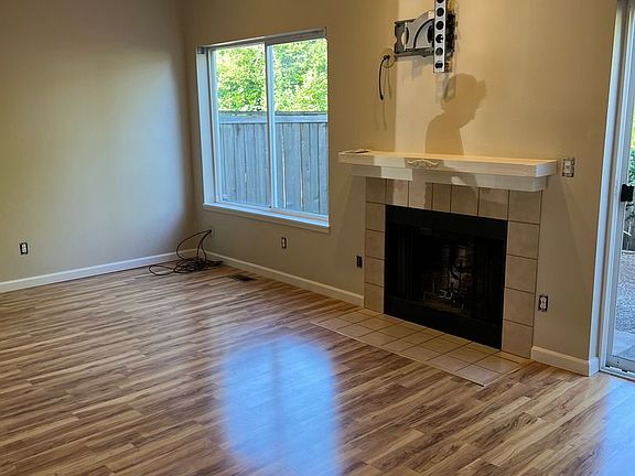 4th image of 2029 Virginia Ln
