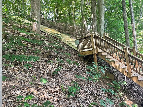 2nd image of 712 Back 9 Dr