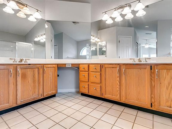 5th image of 2562 Ekana Dr