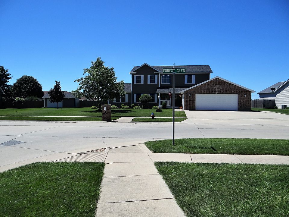 1st image of 207 Forest Glen Dr
