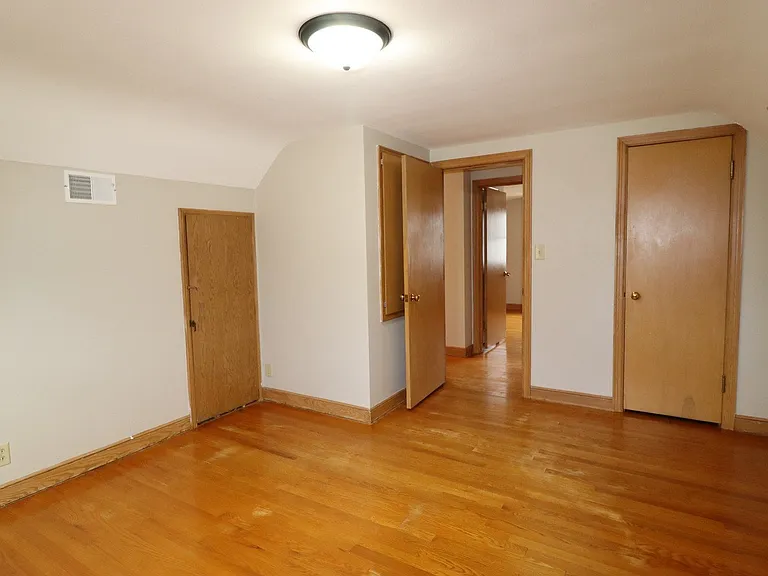 124 W Marquette St — Photo 25