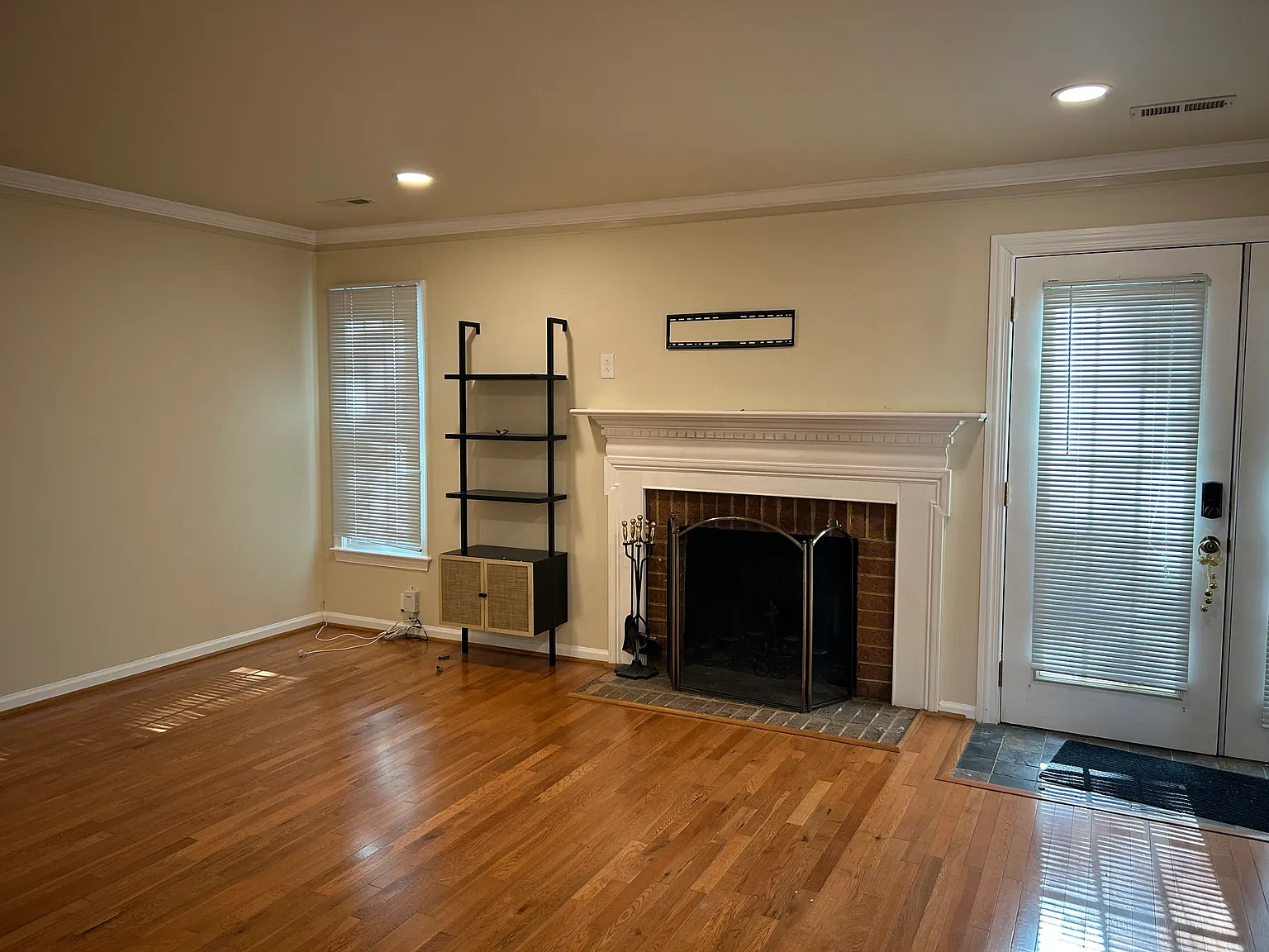 2 bed, 2.5 bath, 1360 sqft, $1,950 — Photo 3