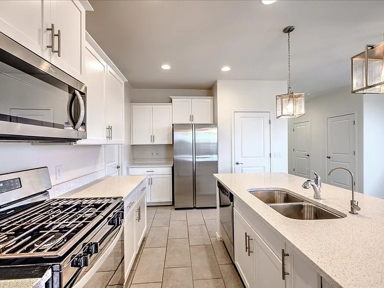 11328 S Weismann Dr — Photo 9