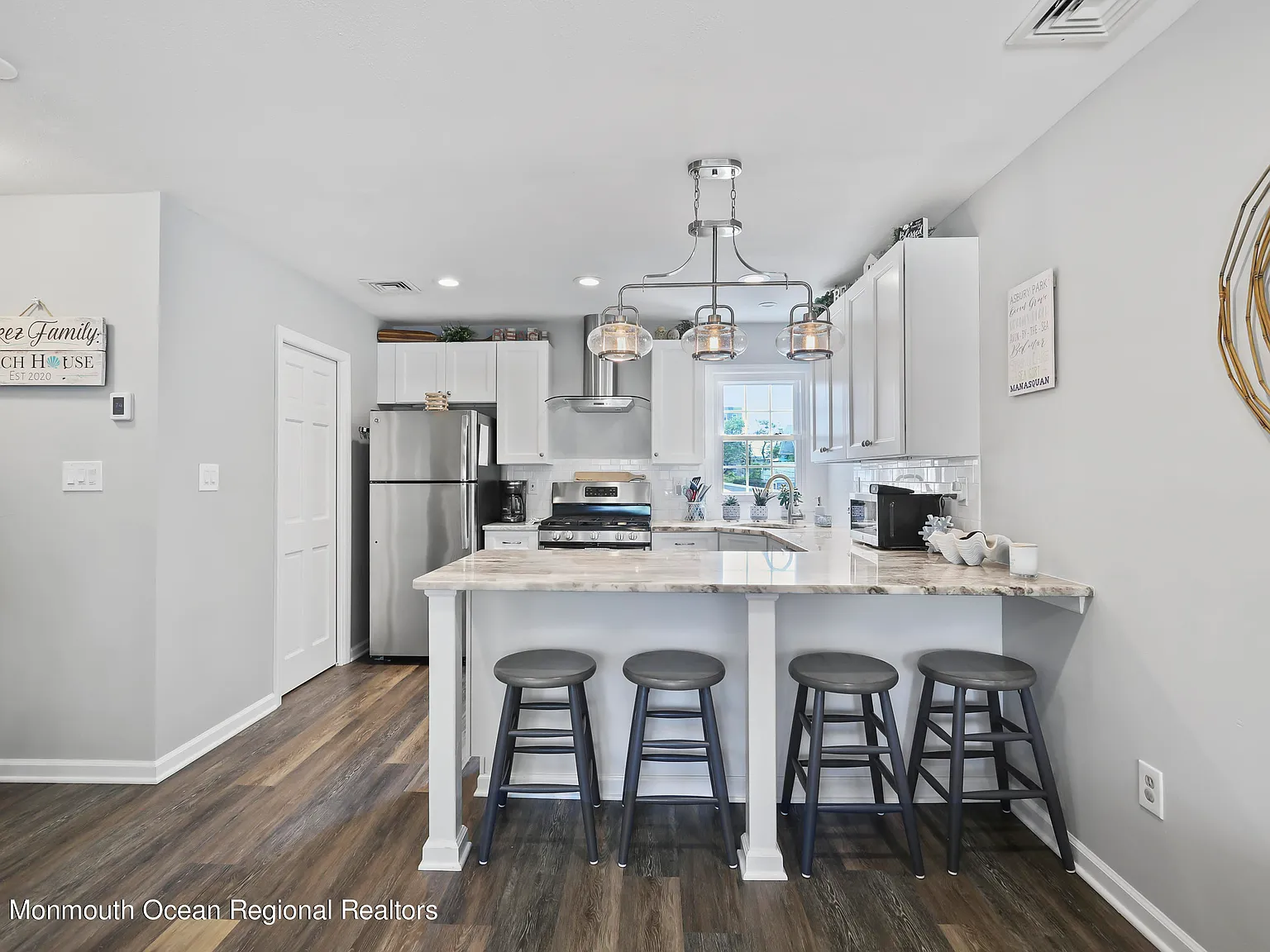 2 bed, 1.5 bath, 820 sqft, $2,300 — Photo 4