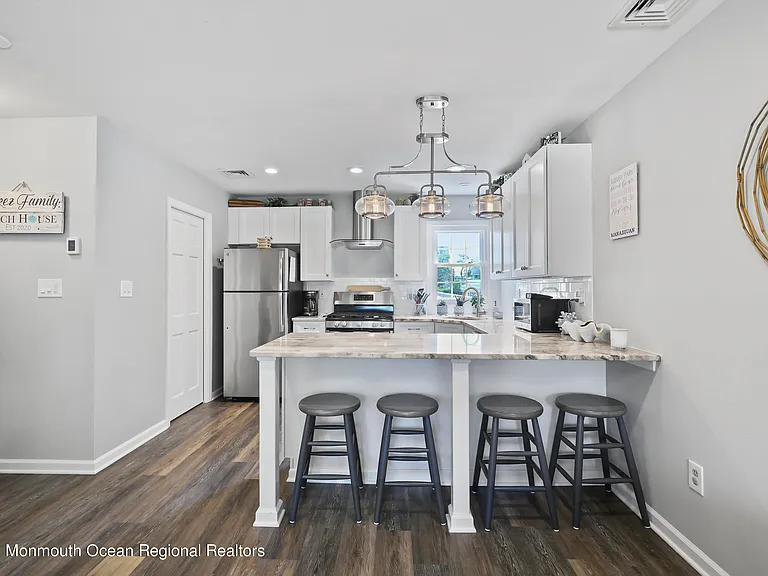 612 Central Ave #1 — Photo 4