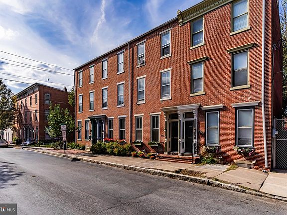 3rd image of 222 Cumberland St