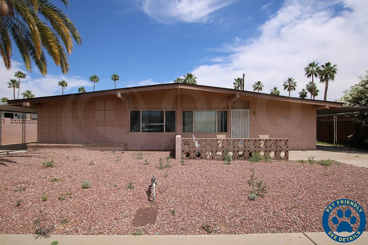 1 bed, 1.0 bath, 550 sqft, $999 — Photo 1