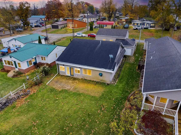 885 W 590 S, Wolcottville, IN 46795