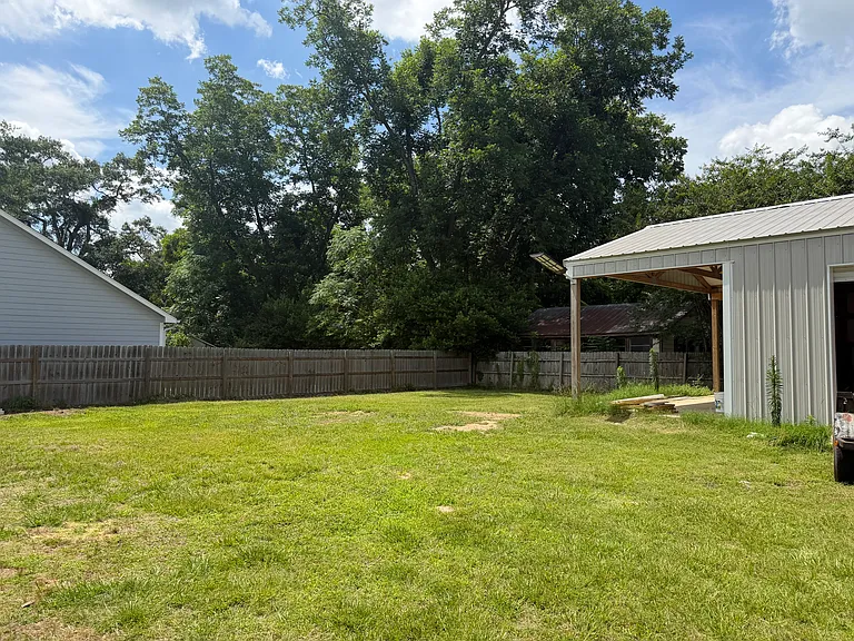 512 Buffalo St — Photo 17