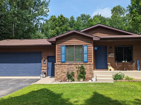 2220 Crabtree Blvd, International Falls, MN 56649
