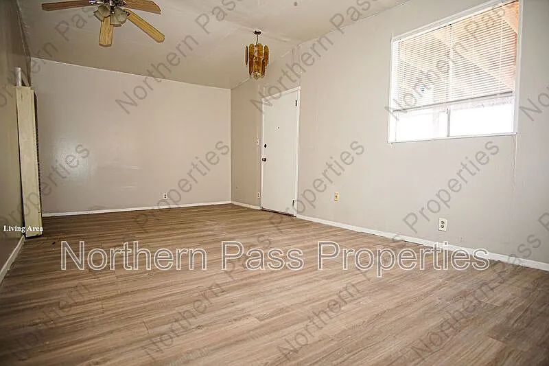 1 bed, 1.0 bath, 900 sqft, $725 — Photo 3