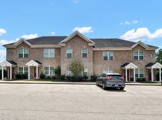 6002 Wooded Creek Dr UNIT 101, Louisville, KY 40291