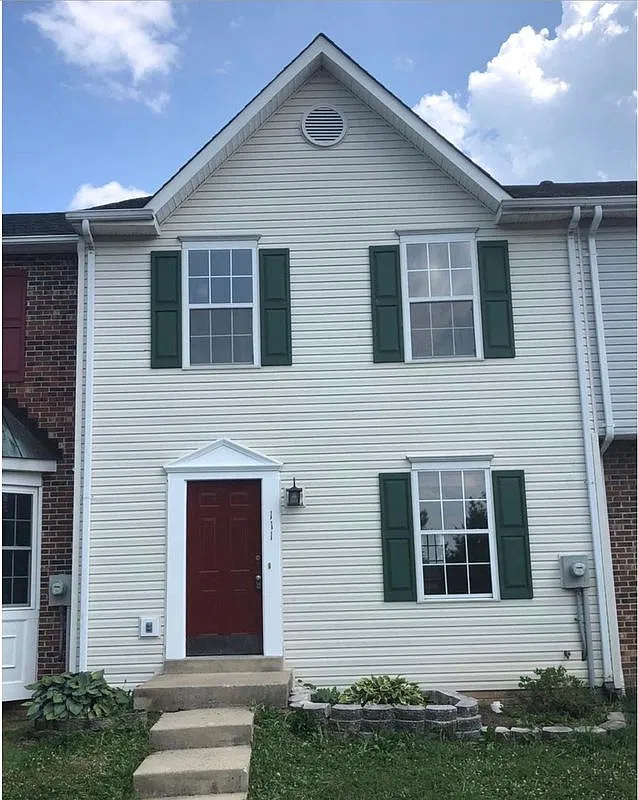 3 bed, 2.5 bath, 1690 sqft, $2,150 — Photo 1