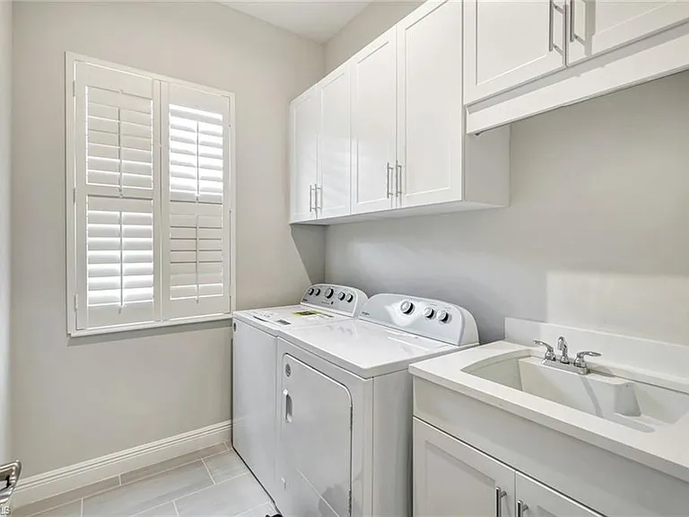 9209 Cayman Dr N — Photo 17