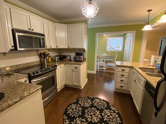5th image of 405 Mandalay Dr