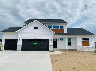 15765 Norwalk Rd, Grand Haven, MI 49417