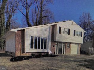 653 Pasadena Dr, Magnolia, NJ 08049