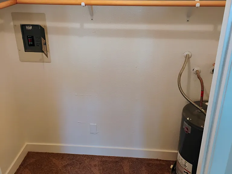 Pine Wild Apartments — Photo 16