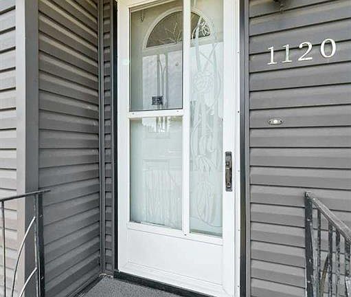 2nd image of 1120 W 1st Ave NE