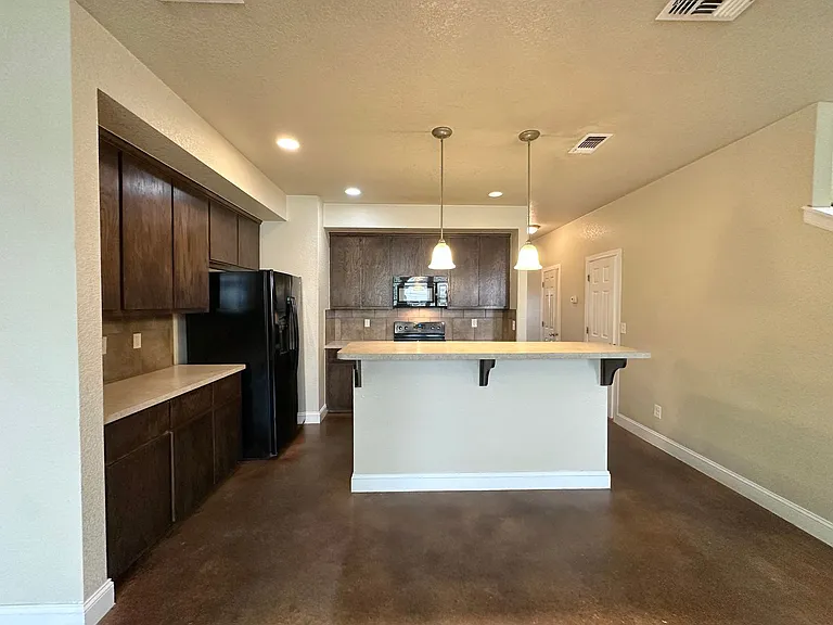 2328 Verna Lee Blvd — Photo 4