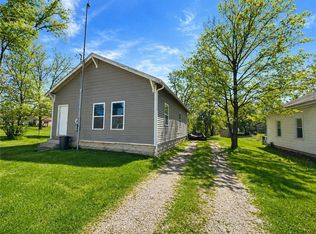 326 W Harrison Ave, Charleston, IL 61920