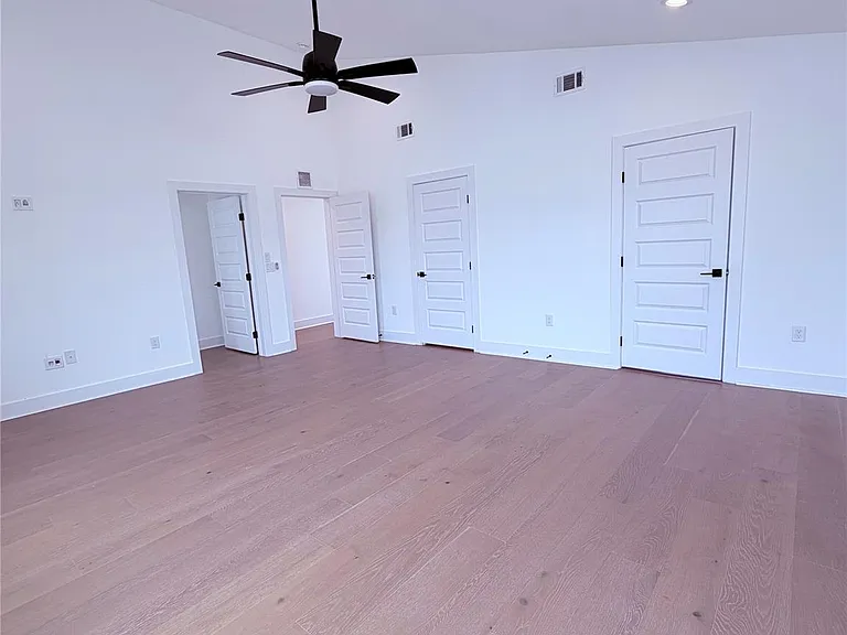 1417 Kramer Ln #19 — Photo 14