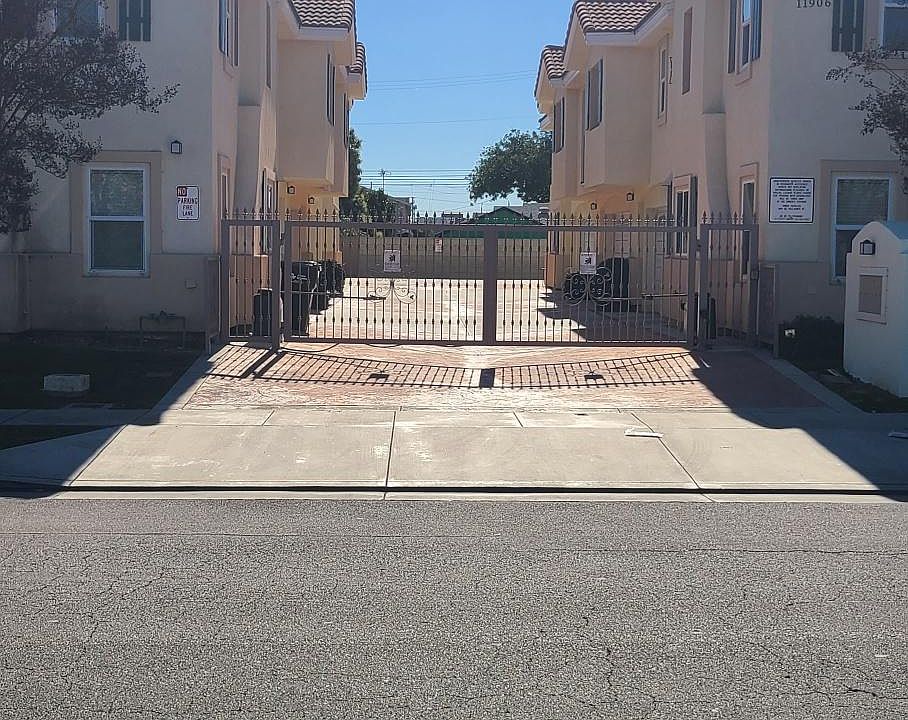 1st image of 11910 Olive St