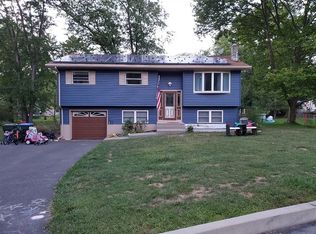 5 3rd Ct, Chester, NY 10918