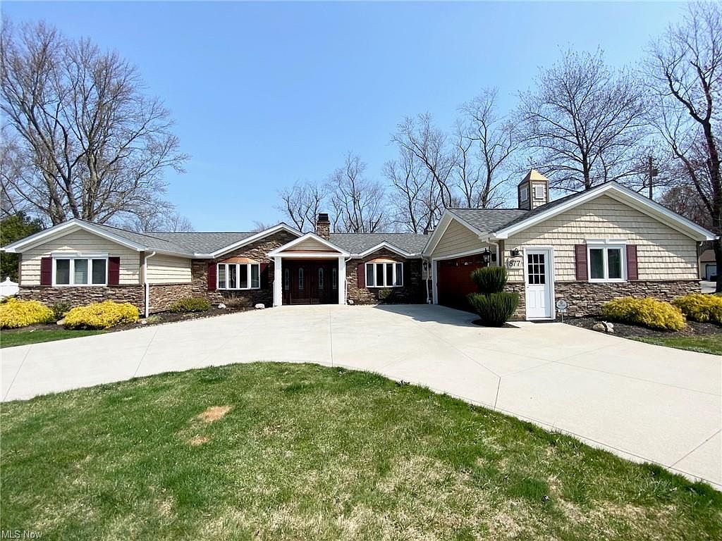 877 N Nearing Cir Geneva Oh 44041 Zillow
