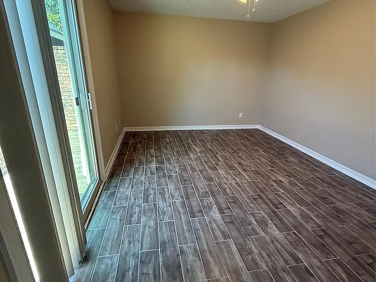 1909 Brun St #4 — Photo 29