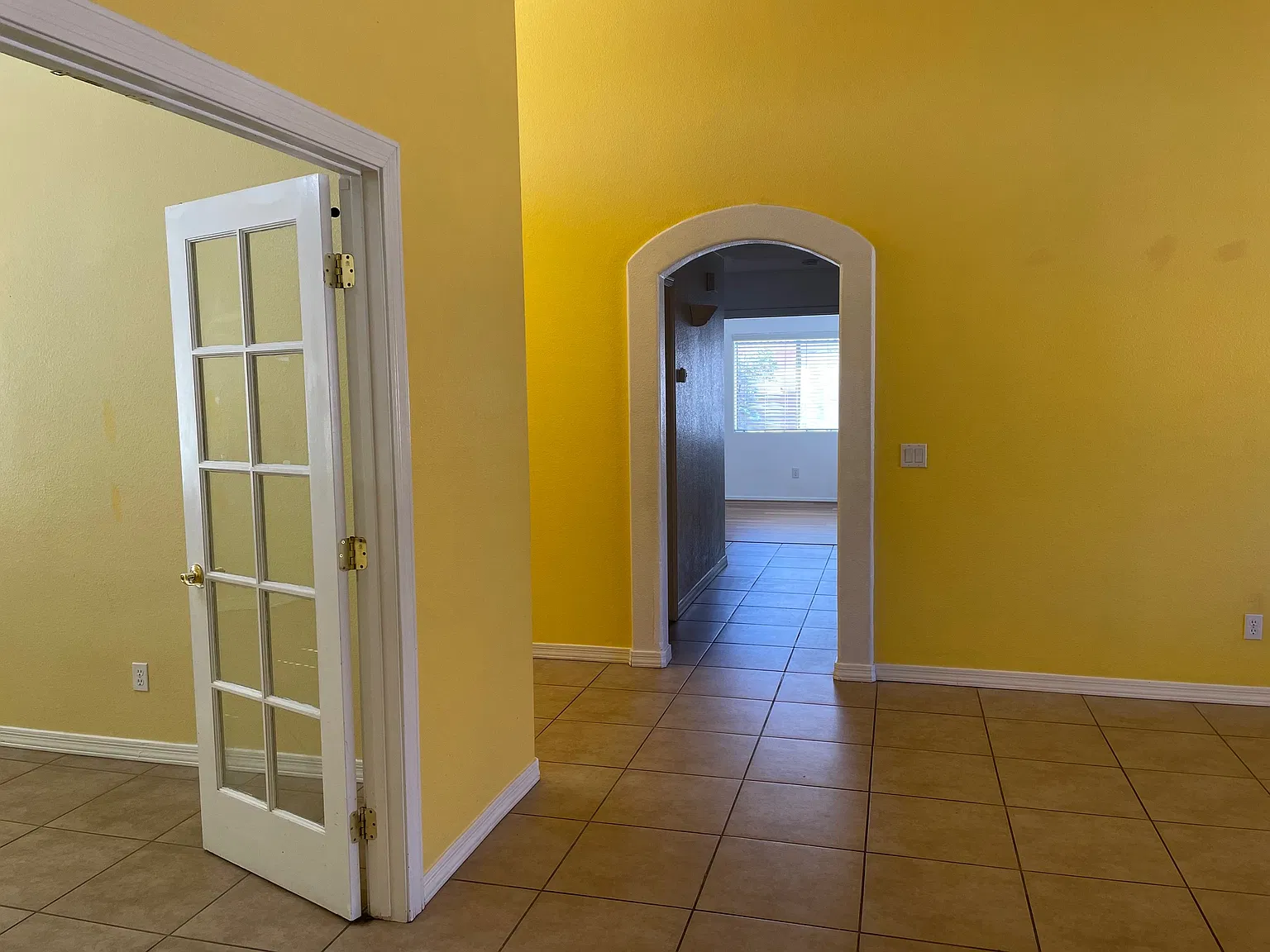 4 bed, 2057 sqft, $1,900 — Photo 3