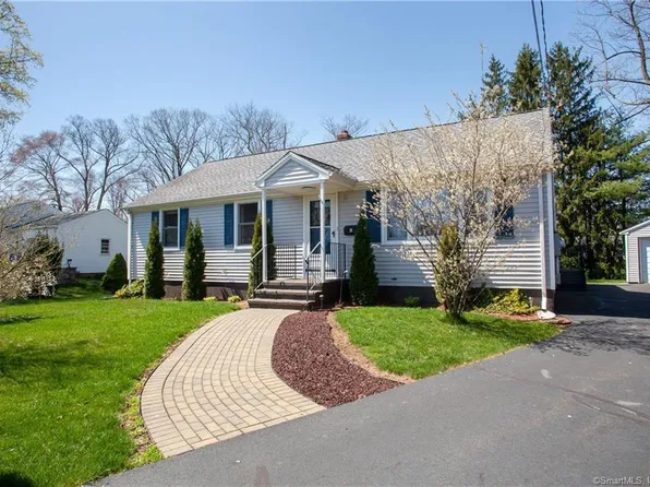 1 Chestnut Lane, West Hartford, CT 06110