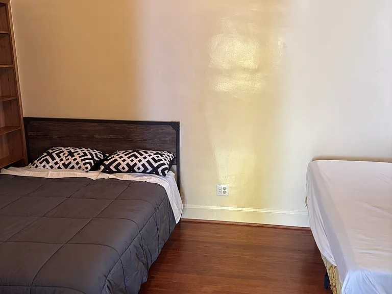 401 Onyx St #1 — Photo 9