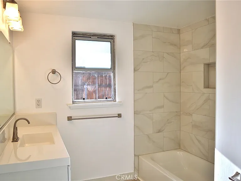 809 Fairview Ave #7 — Photo 11