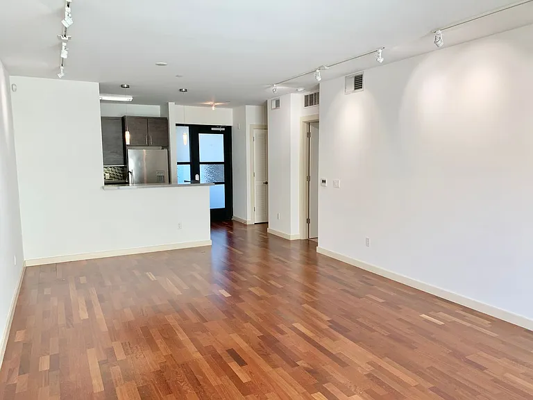233 Franklin St #405 — Photo 10