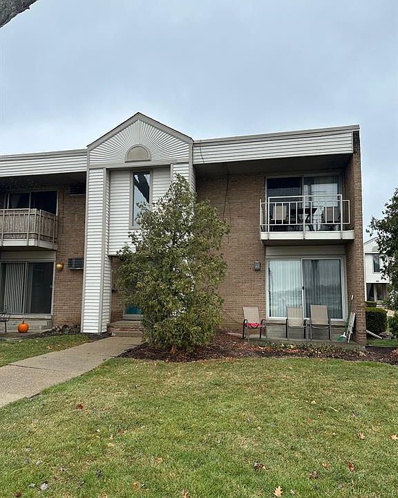 1673 Cass Lake Rd UNIT 44, Keego Harbor, MI 48320 MLS 20221062133