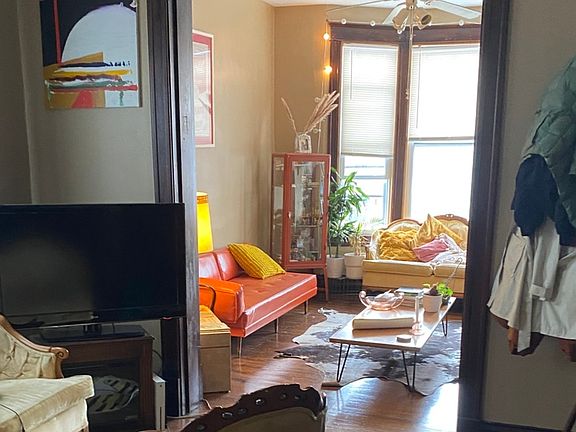 2nd image of 3012 W Belmont Ave APT 3