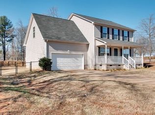 212 King Arthur Dr, Lyman, SC 29365