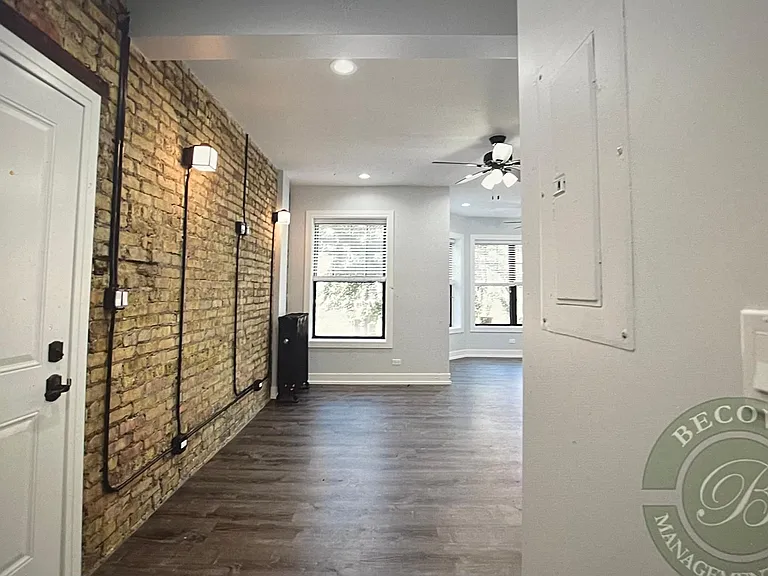 6103 N Winthrop Ave #2 — Photo 3