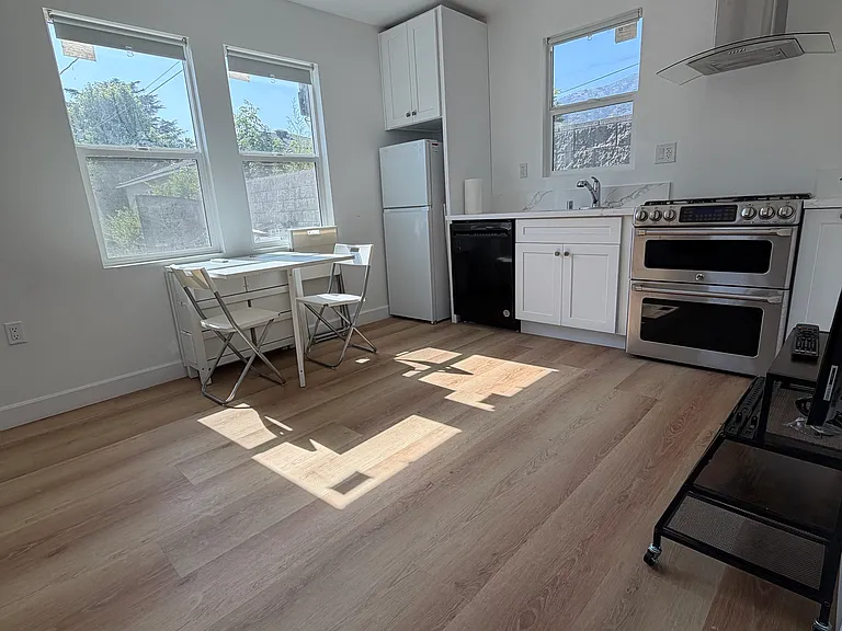 328 N Washington Ave #B — Photo 7