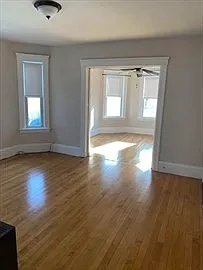 3 bed, 1.0 bath, 1000 sqft, $2,150 — Photo 2