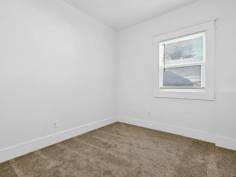5114 N Williams Ave — Photo 15