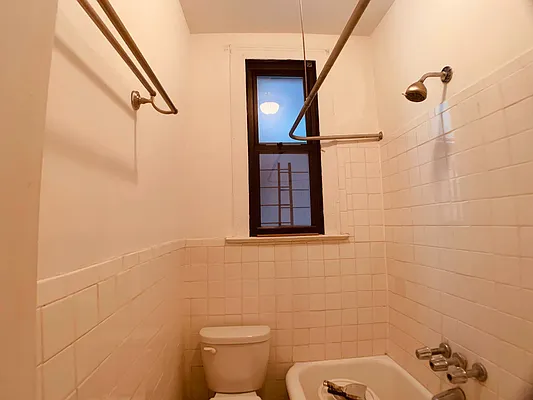 Rented by Laura Nguyen, LREB | media 13