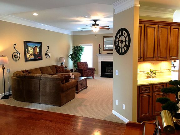 3rd image of 107 Audrey Ln